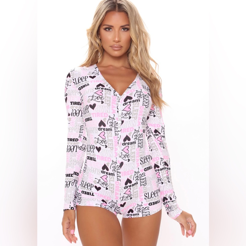 Fashion Nova Sleepy Sweetie PJ Romper Onesie- White/Pink